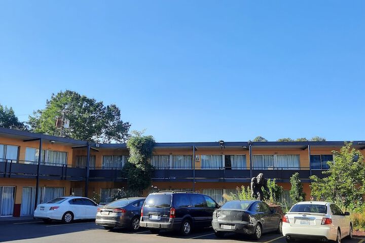 Hotel 1 of 12