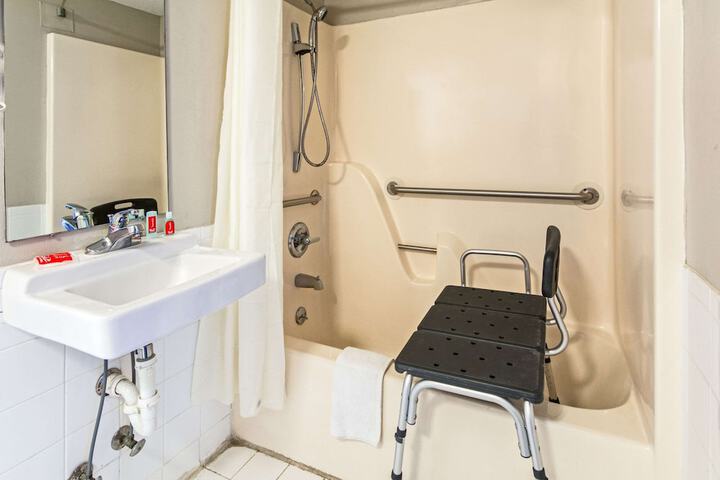 Room 20 of 29