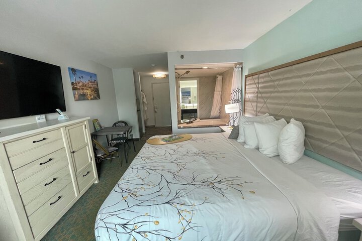 Ocean Sands Beach Boutique Inn - 1 Acre Private Beach