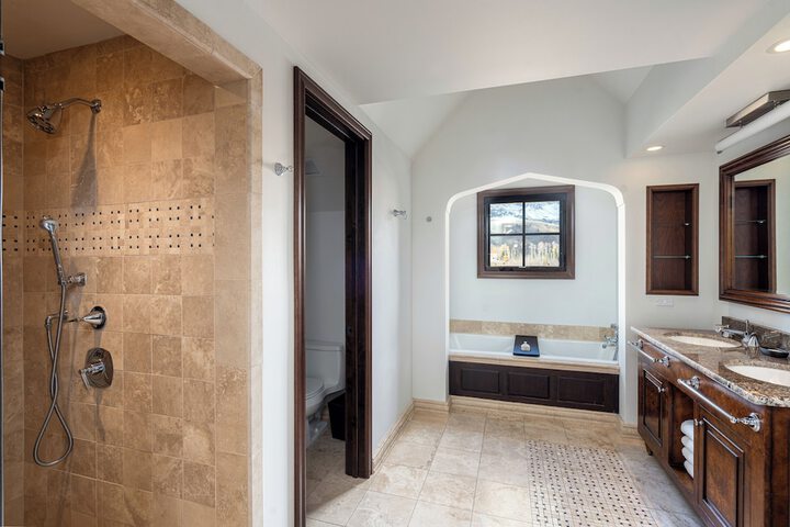 Madeline Hotel & Residences Auberge Collection
