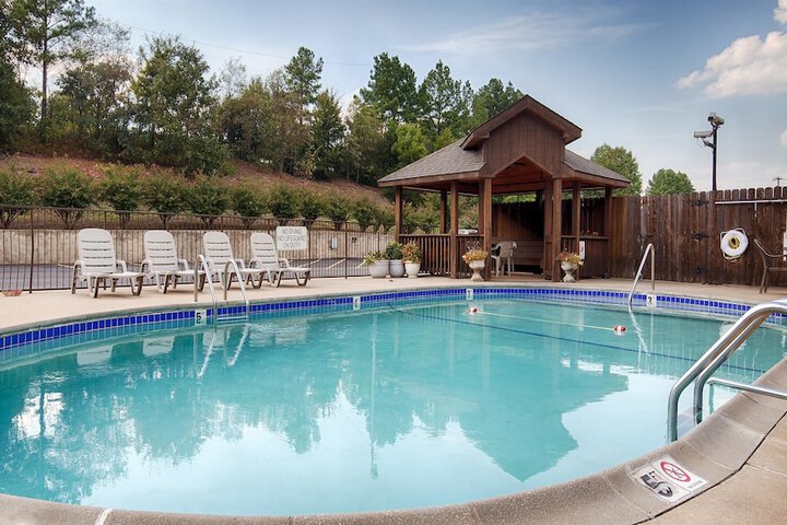 Pool 5 of 28