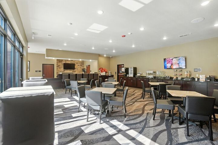 Cobblestone Hotel & Suites-Bellefontaine