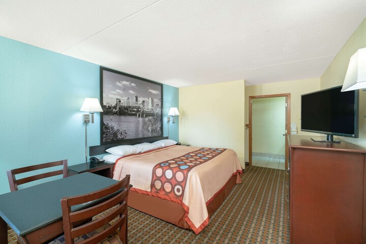 Room 10 of 17