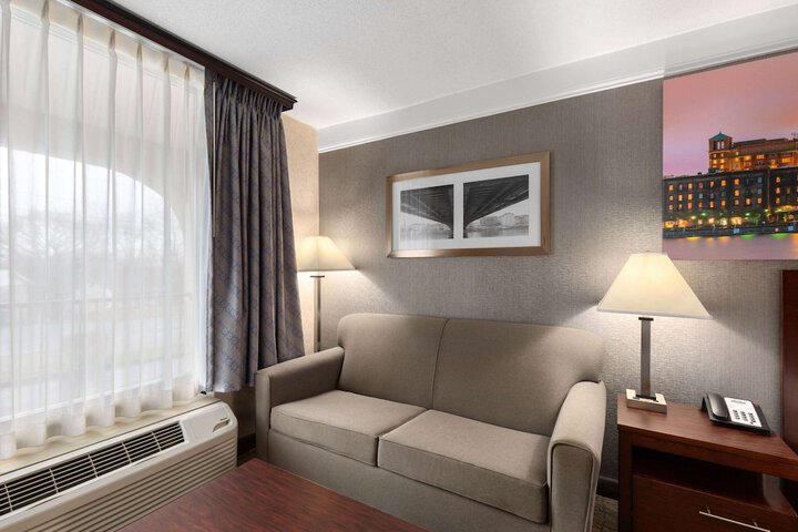 Room 18 of 38