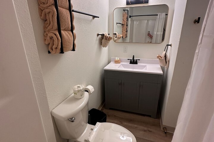 Room 115 of 299