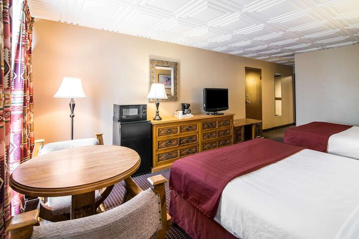 Room 33 of 52