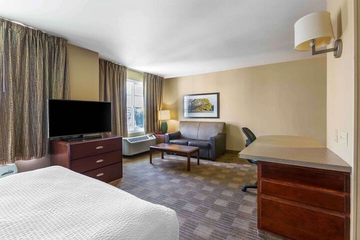 Room 27 of 42