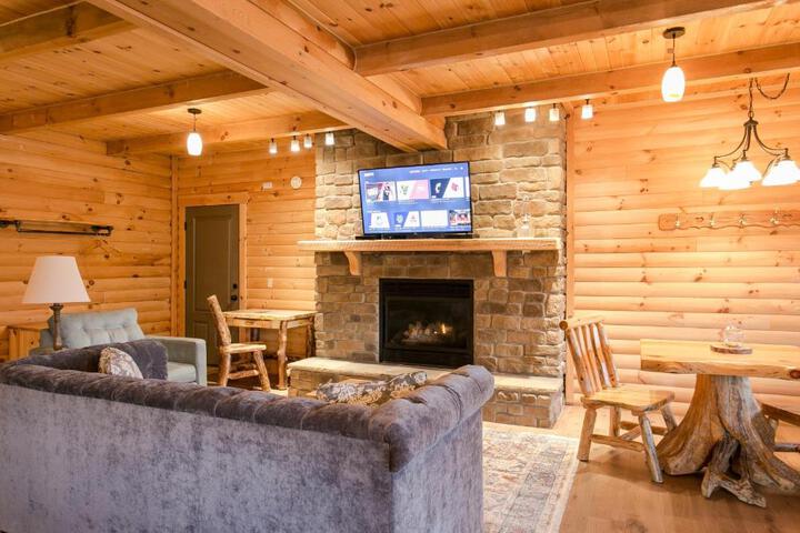 Coblentz Country Lodge by Amish Country Lodging