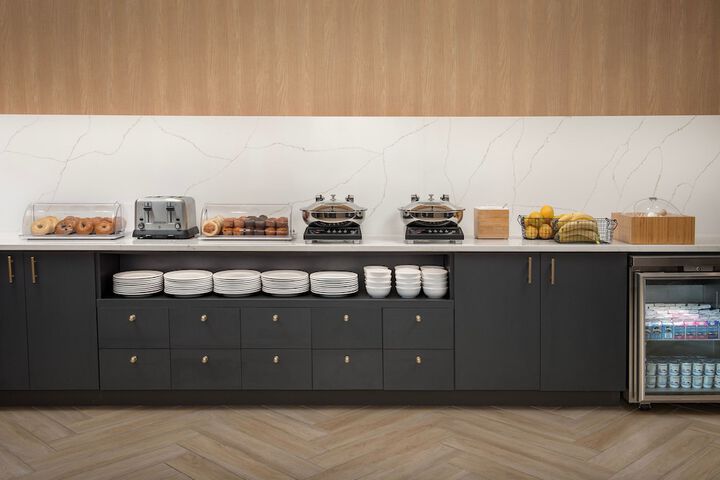 Breakfast/Coffee Service 31 of 34