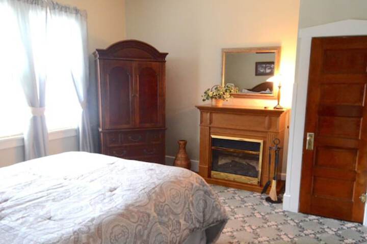 Room 9 of 24