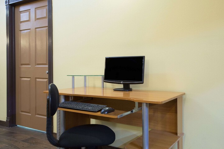 Business Center 39 of 41