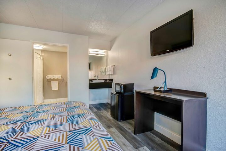 Room 72 of 82