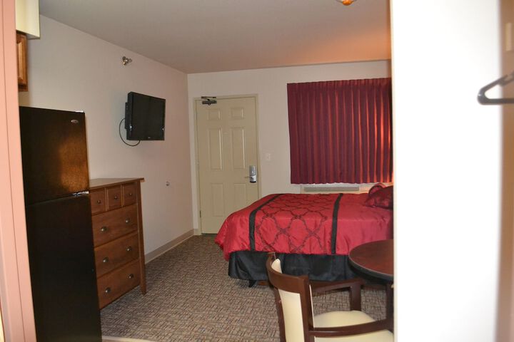 Room 5 of 6