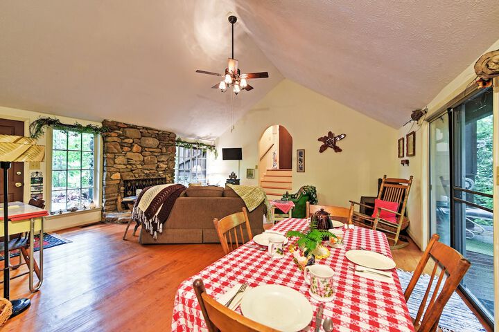 Creekside Cottage: Blue Ridge Mountain Escape!