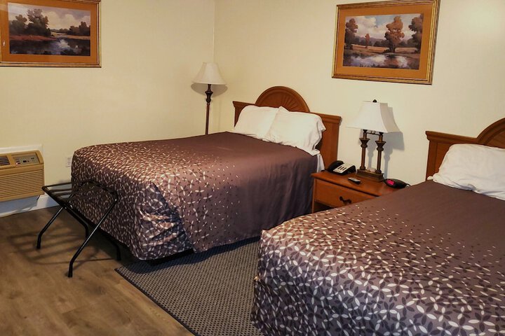 Room 17 of 28