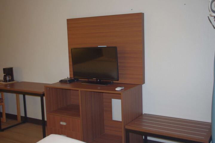 Room 30 of 33