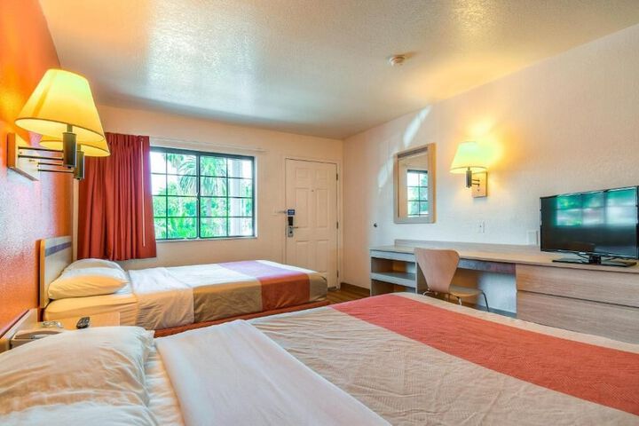 Motel 6 Pomona CA - Los Angeles