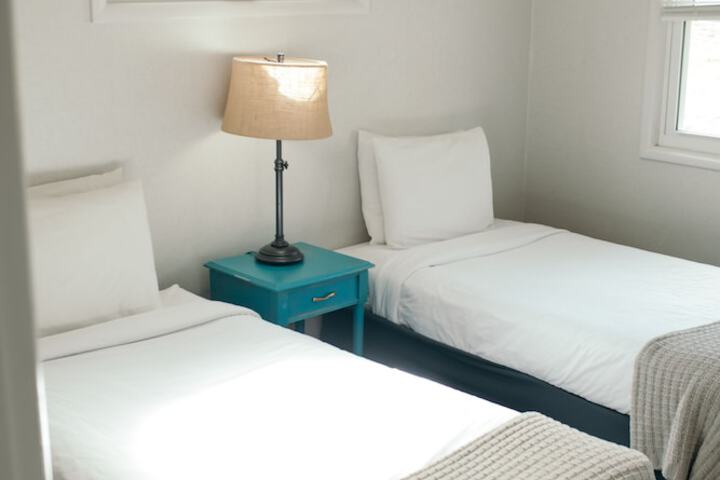 Room 100 of 156