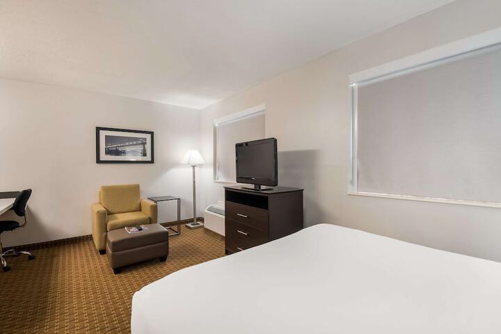 Room 16 of 42