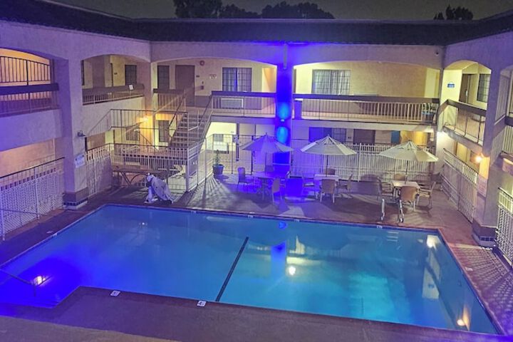 Pool 15 of 49