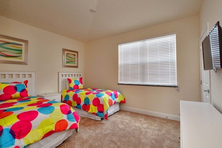 Room 13 of 26
