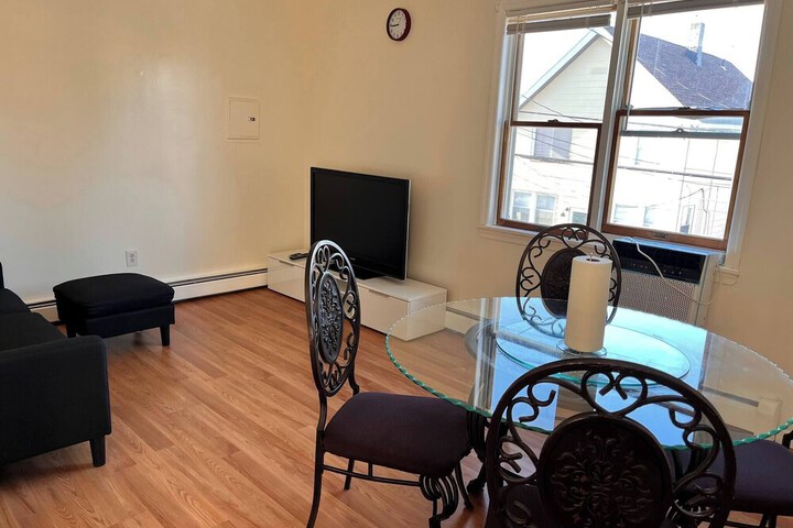 Amazing Three Bedrooms Apartment