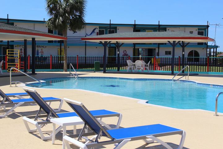 Pool 4 of 34