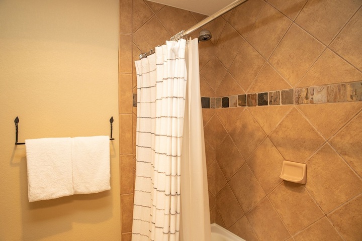 Room 12 of 34