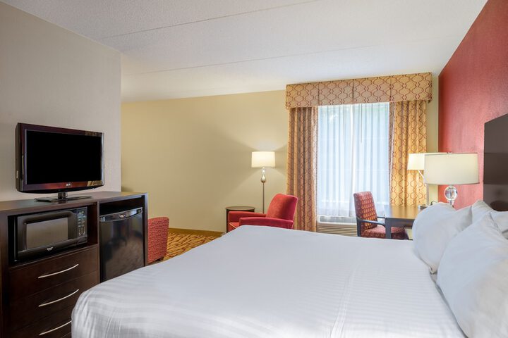 Room 27 of 48