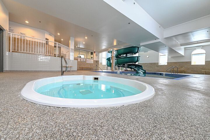 Service Plus Inn & Suites Grande Prairie
