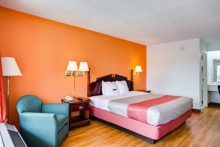 Room 21 of 34