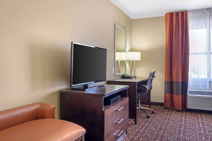 Room 54 of 73