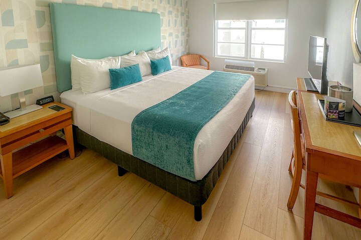 Room 21 of 77