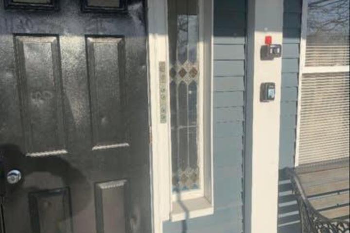 Stylish Apartment in Malden. 20 min from Boston