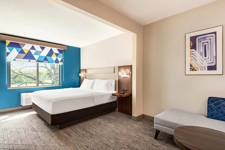 Room 19 of 32
