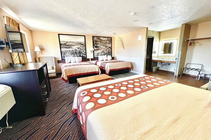 Room 12 of 30