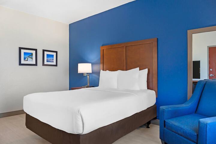 Comfort Inn & Suites Orlando North