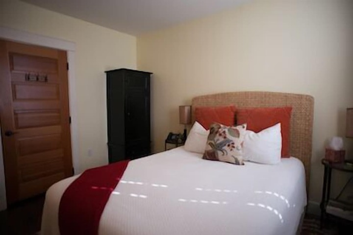 Room 3 of 11