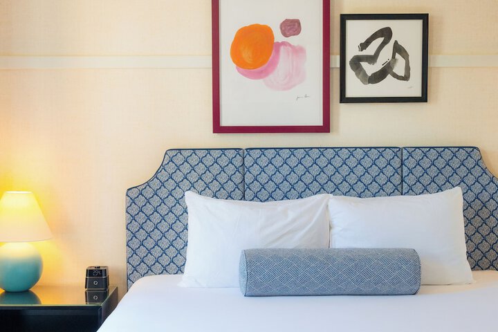 Room 32 of 77