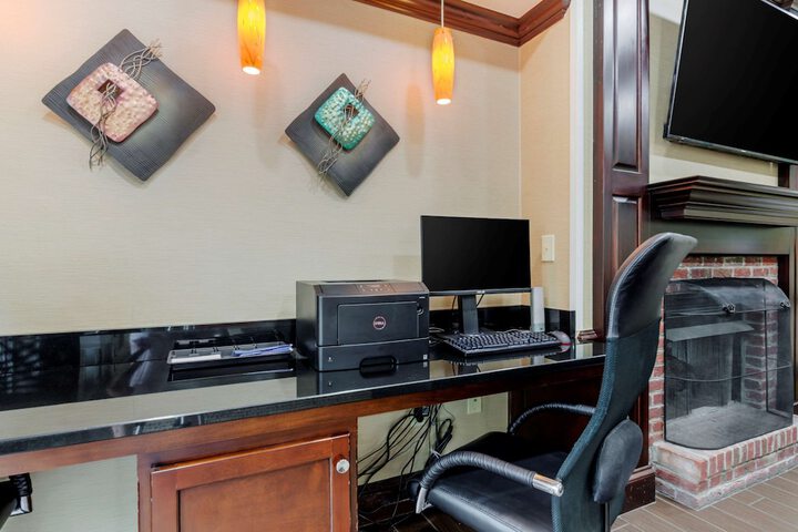 Comfort Inn & Suites Hillsville I-77