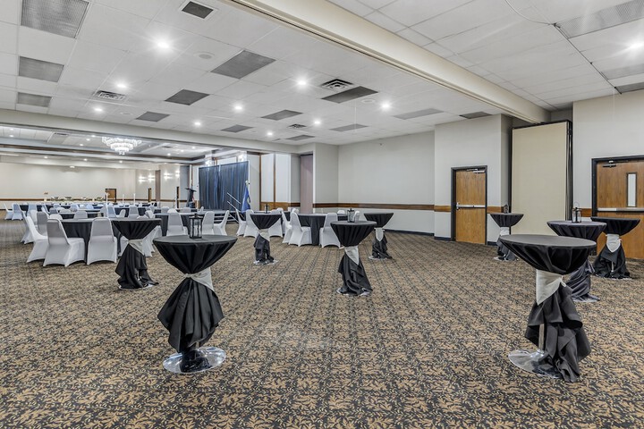 Ballroom/Hall 31 of 32