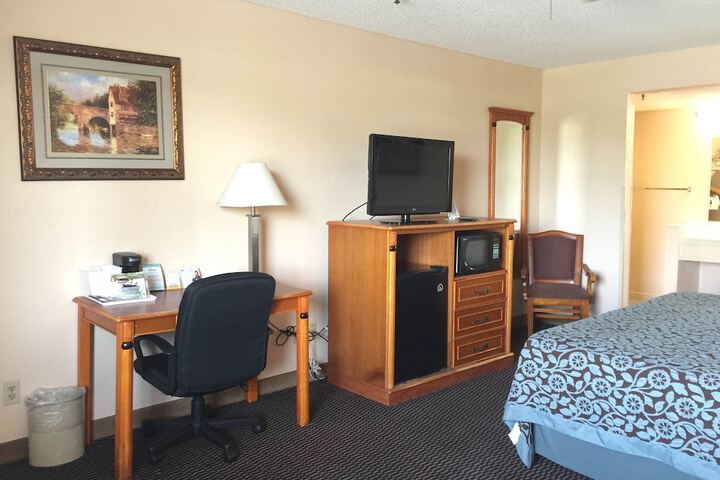 Room 28 of 39