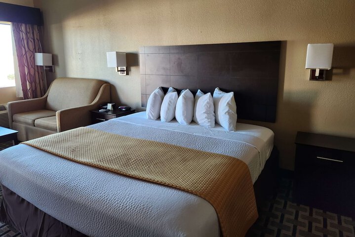 Days Inn by Wyndham Baytown East