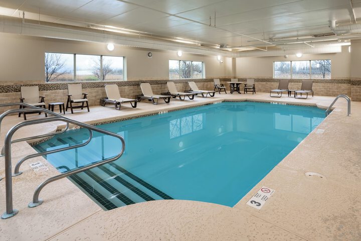 Country Inn & Suites by Radisson Buffalo South I-90, NY