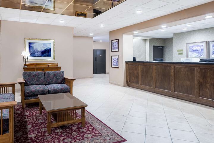 Ramada by Wyndham Watertown / Thousand Islands NY