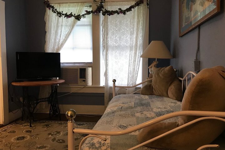 Room 83 of 104