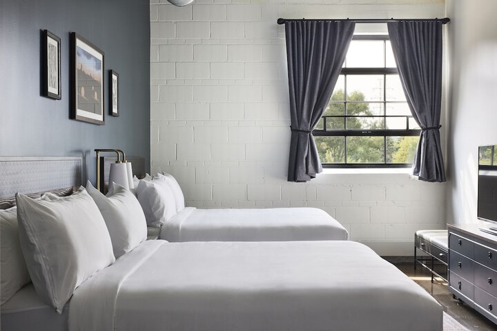 Room 13 of 24