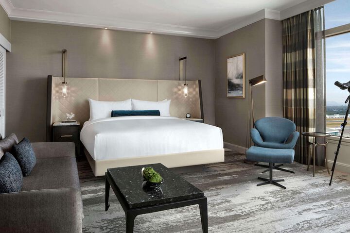 Fairmont Vancouver Airport In-Terminal Hotel