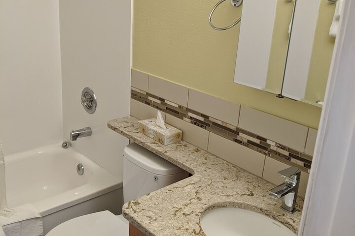 Room 6 of 11