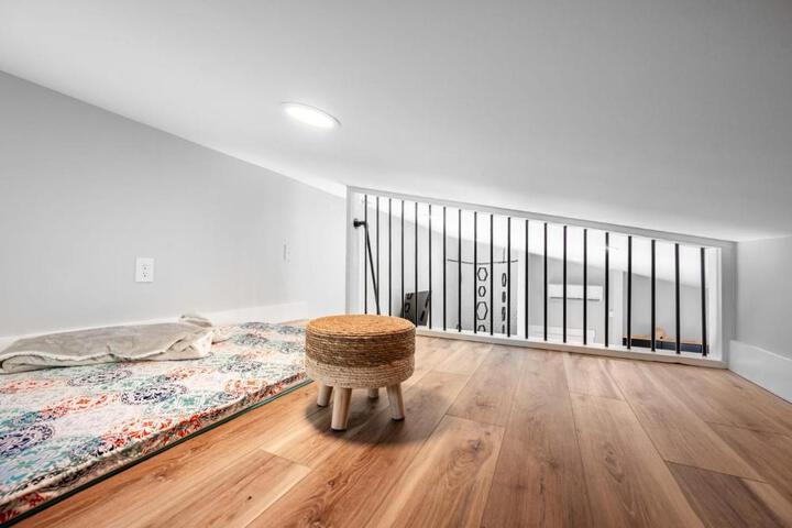 NEW Beehive Tree House Retreat